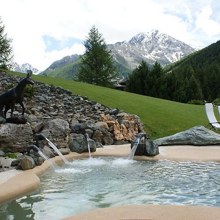 Eco Wellness Hotel Notre Maison กอนเญ ภายนอก รูปภาพ