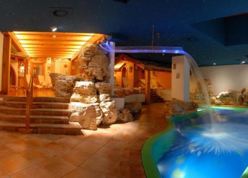 Eco Wellness Hotel Notre Maison กอนเญ ภายนอก รูปภาพ