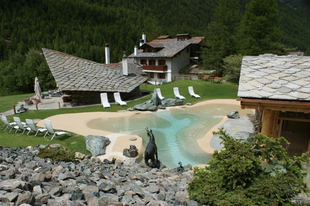 Eco Wellness Hotel Notre Maison กอนเญ ภายนอก รูปภาพ
