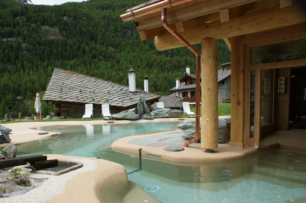 Eco Wellness Hotel Notre Maison กอนเญ ภายนอก รูปภาพ